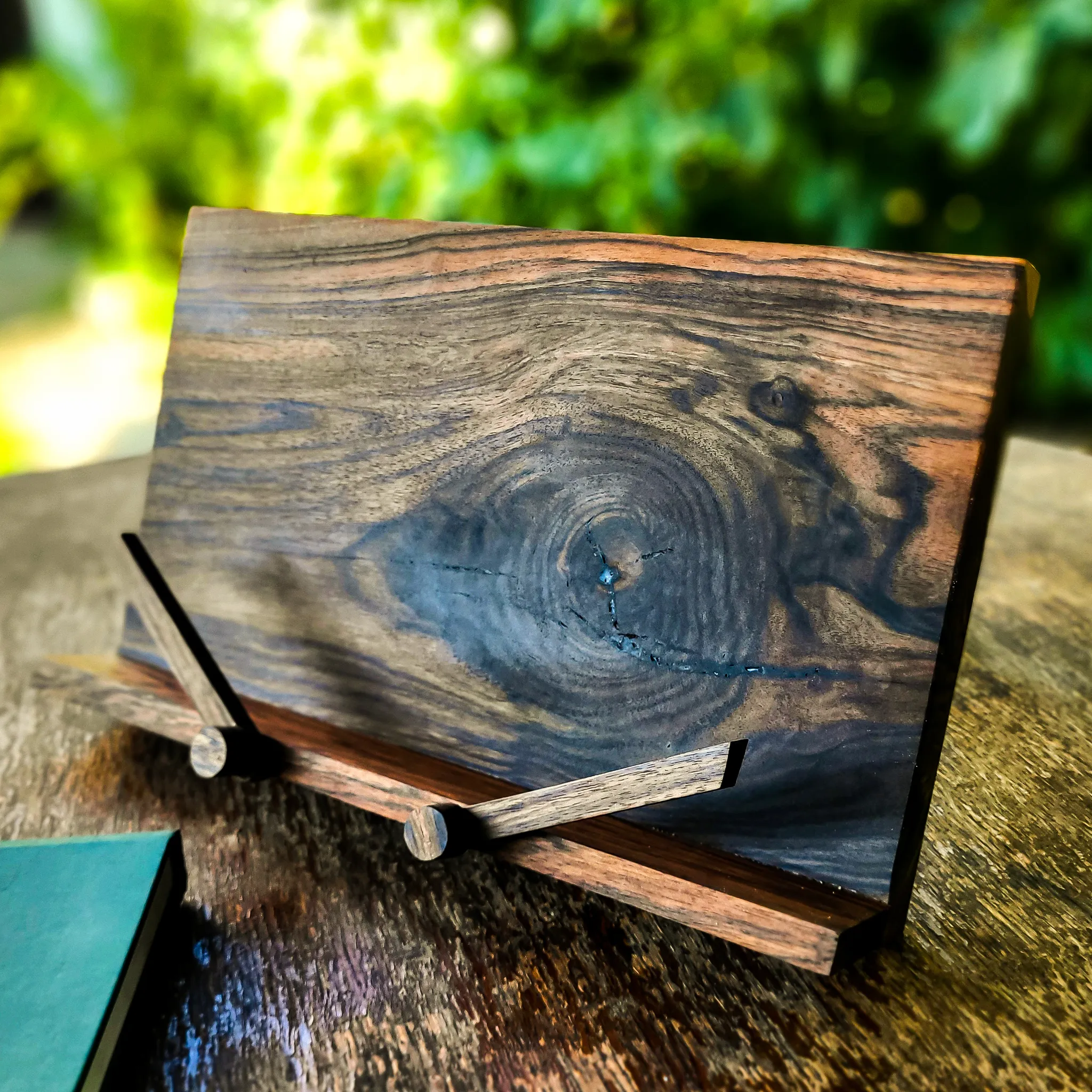 Držač za knjigu, evropski orah