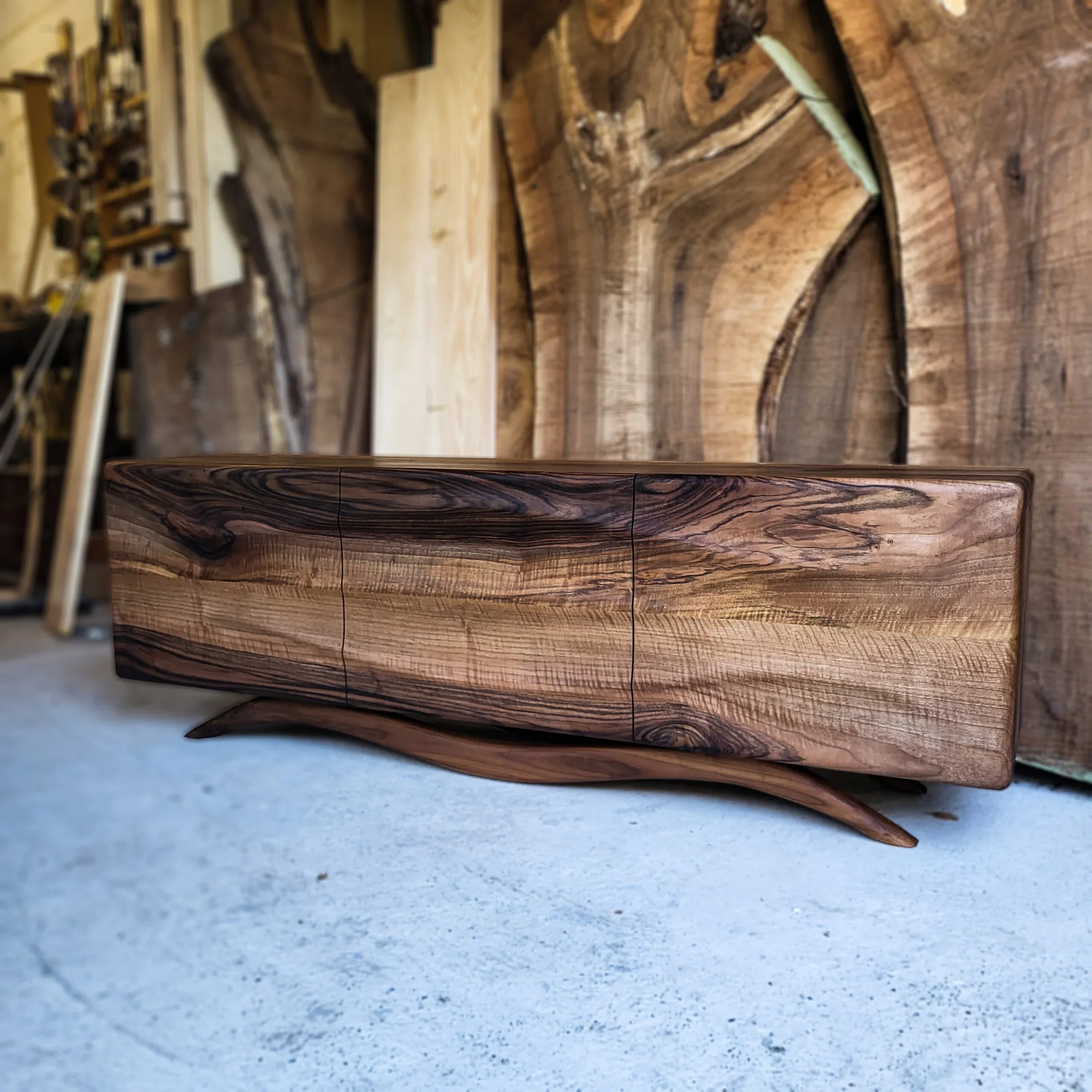 Val cabinet, steamed walnut, 150 cm wide