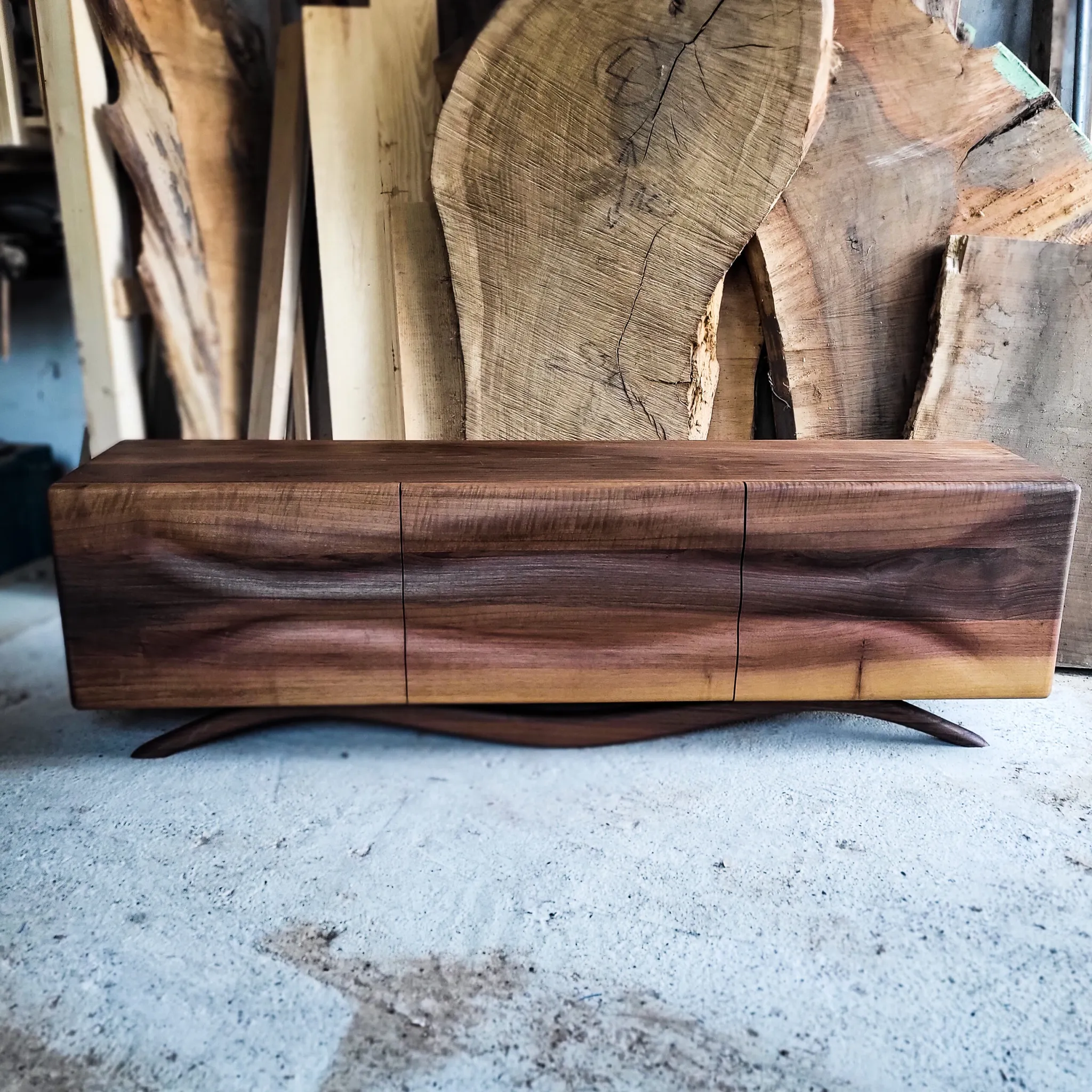 Val komoda, pareni orah, 170 cm širine