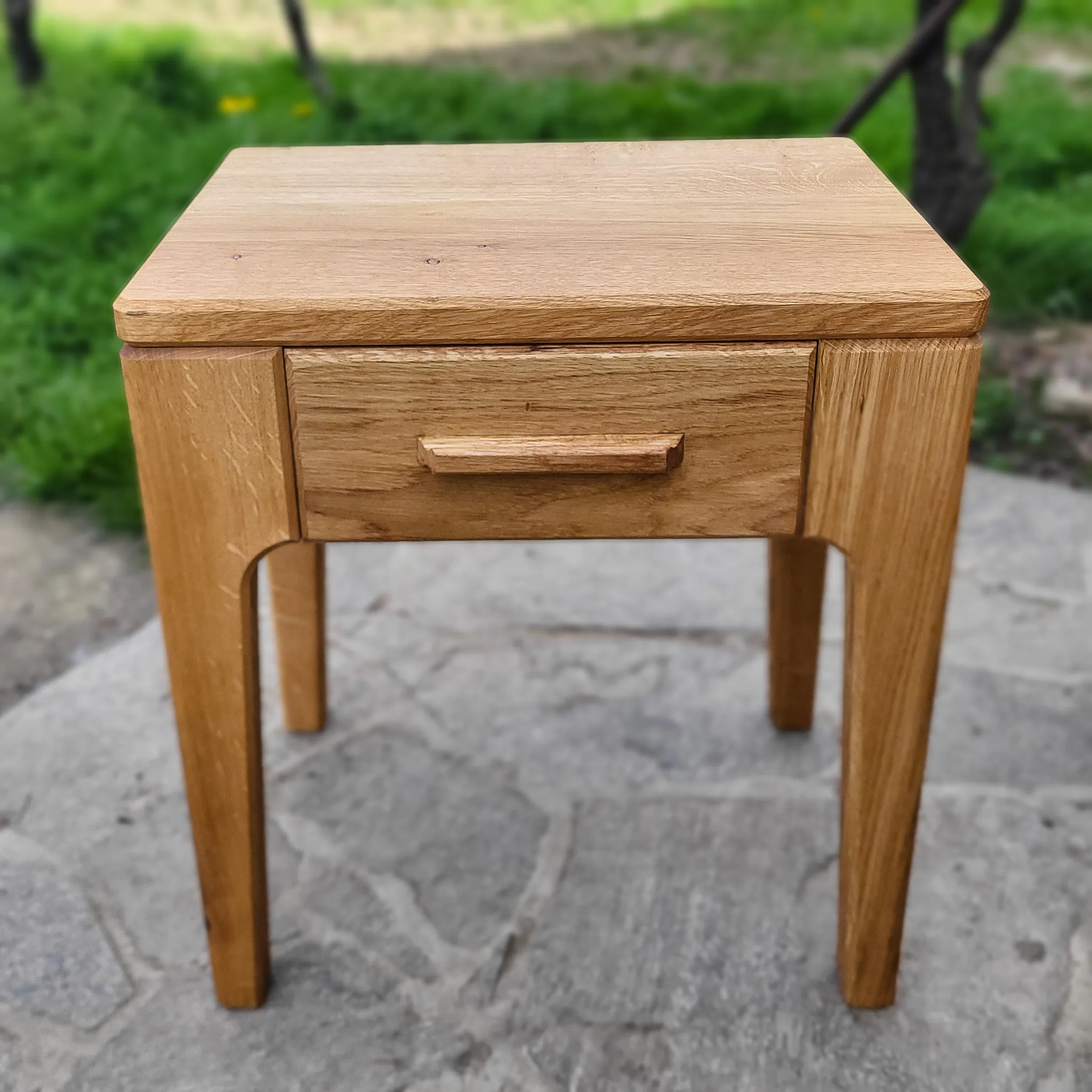 Noćni stočići u stilu Edgara, hrast