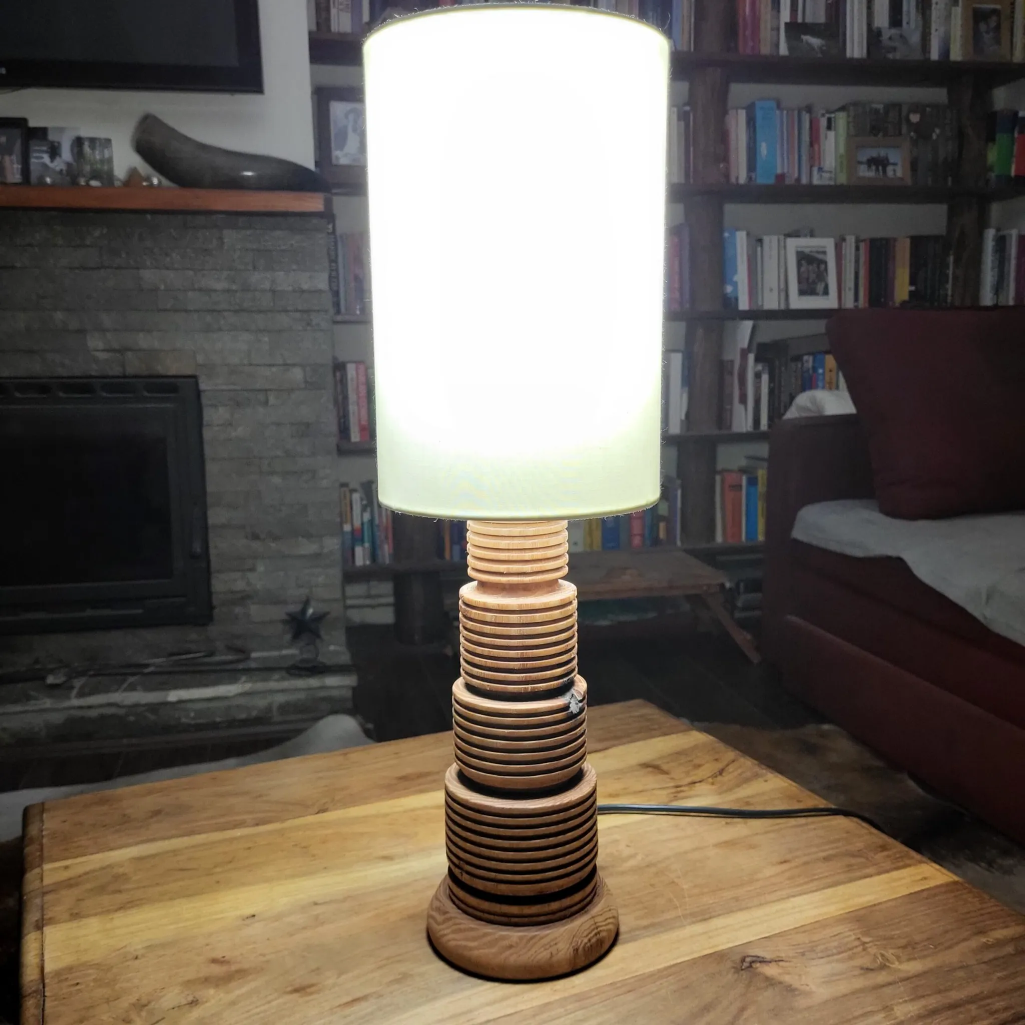 Tokarena lampa Kula, bagrem, pergament abažur