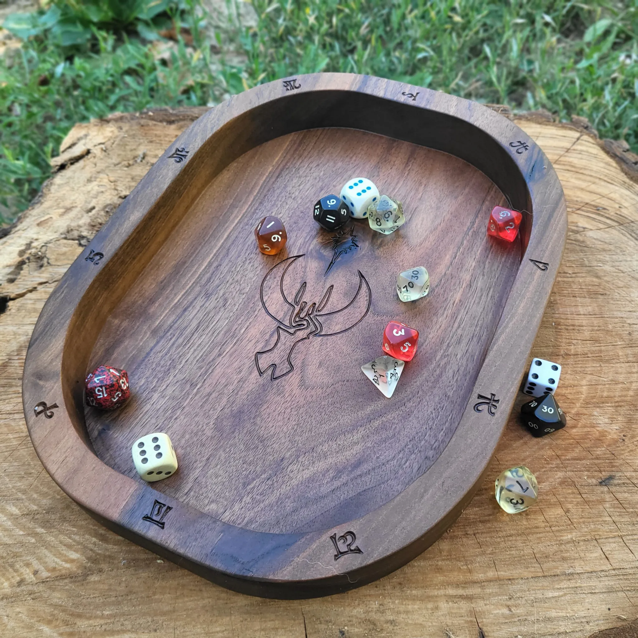 Tacna za rolanje kockica, orah, Warhammer High Elf tematika