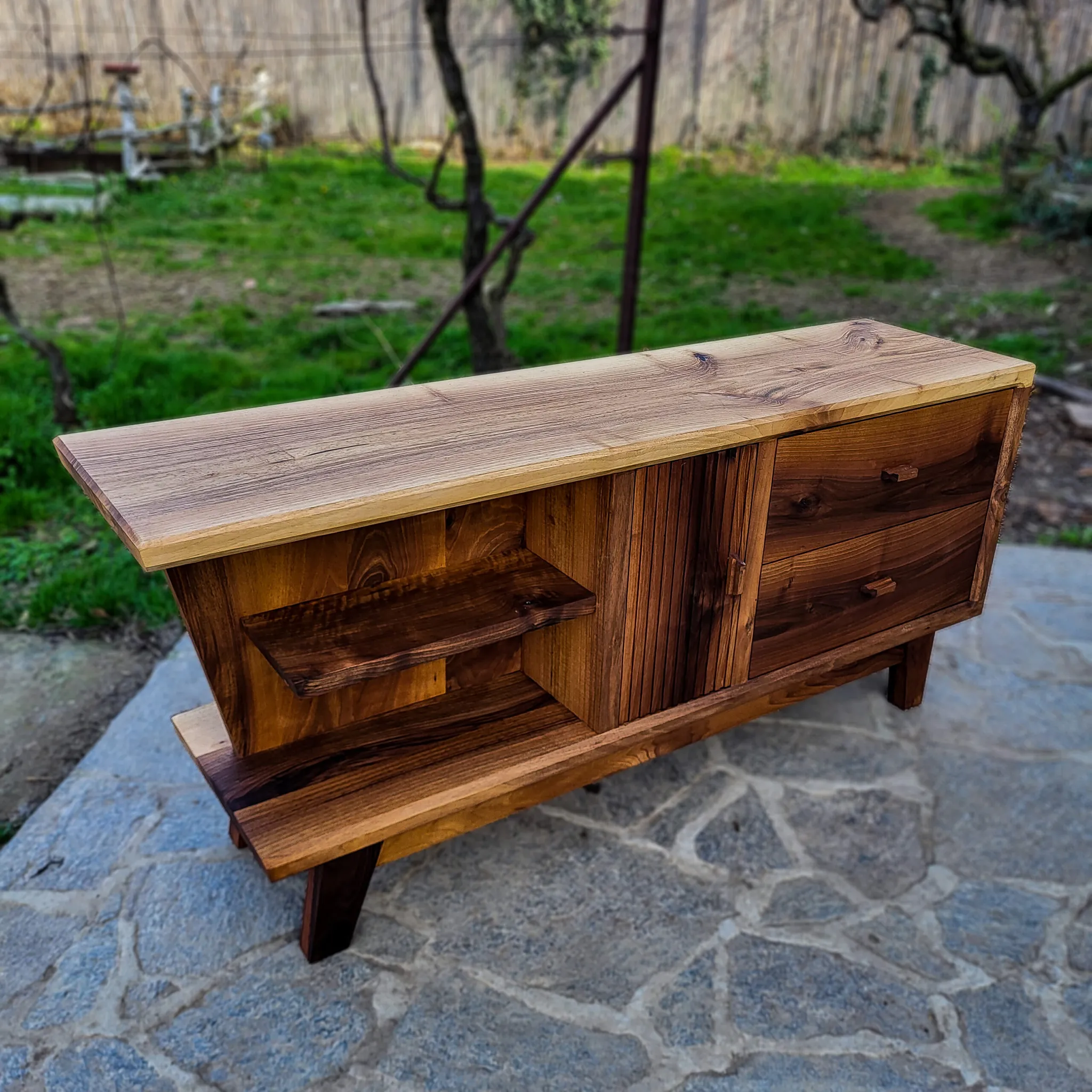 Elena, kraća, pareni orah