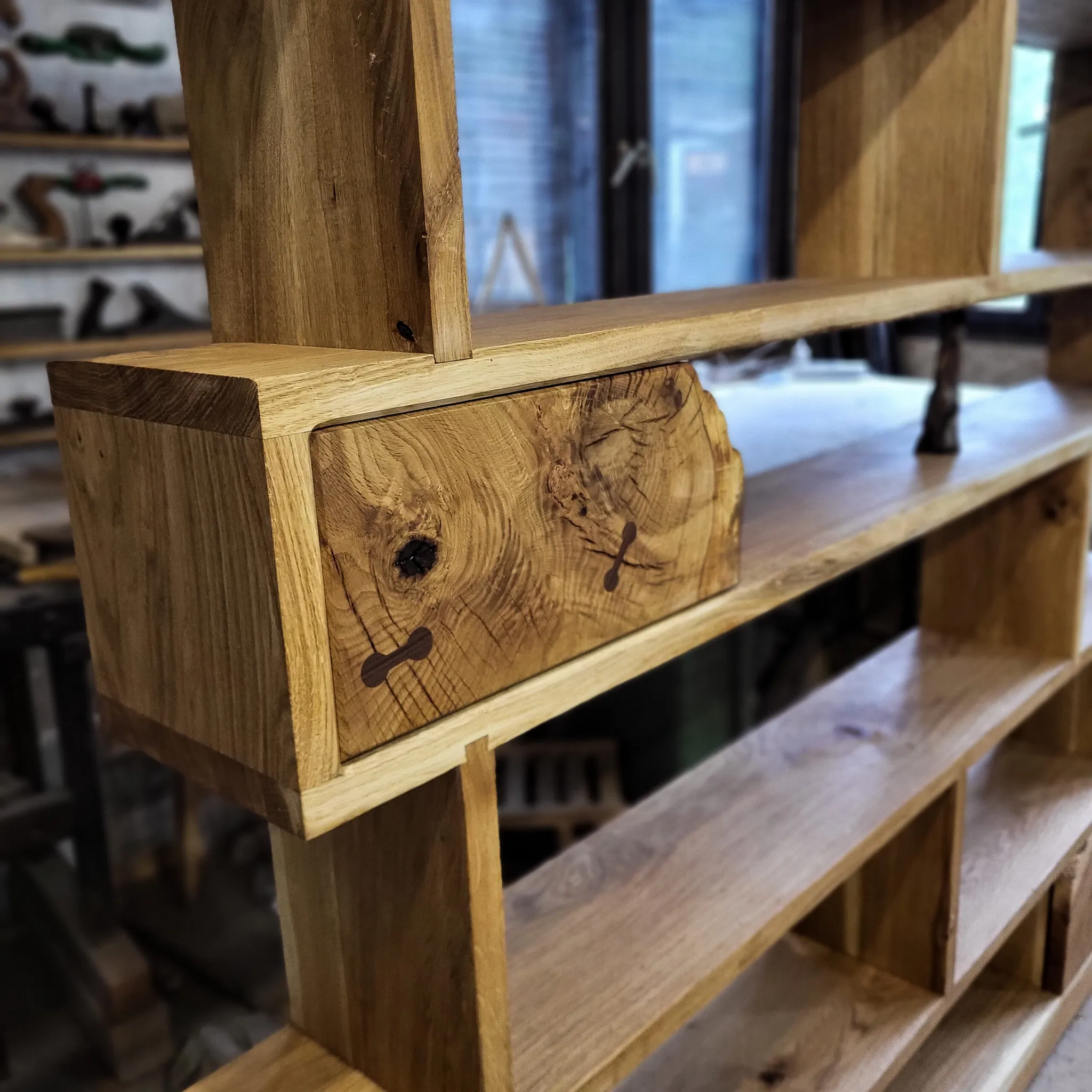 Biblioteka, hrast, 250 x 250 cm