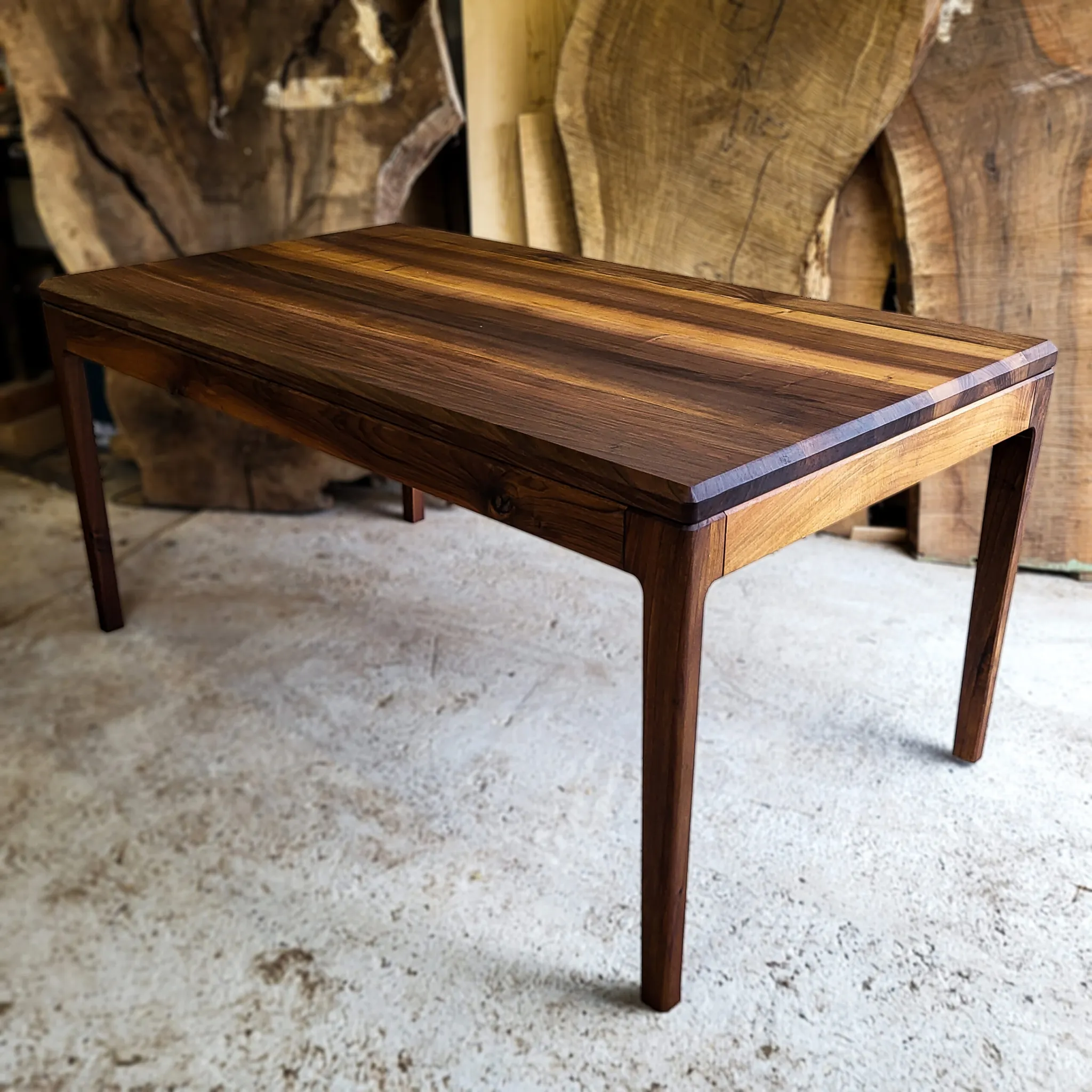 Edgar, pareni orah, 160 x 90 cm