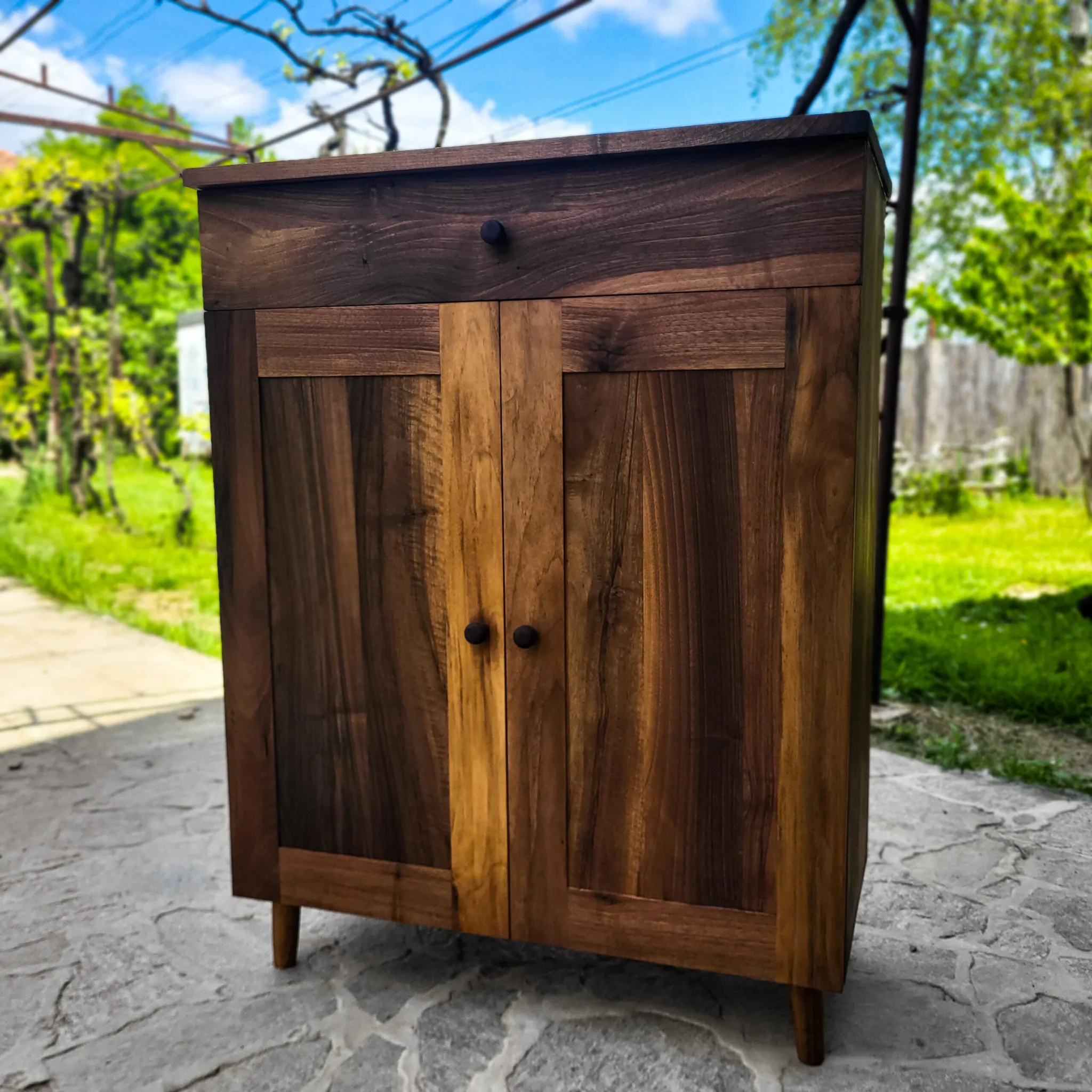 Cipelarnik, pareni orah, 80 x 106 cm