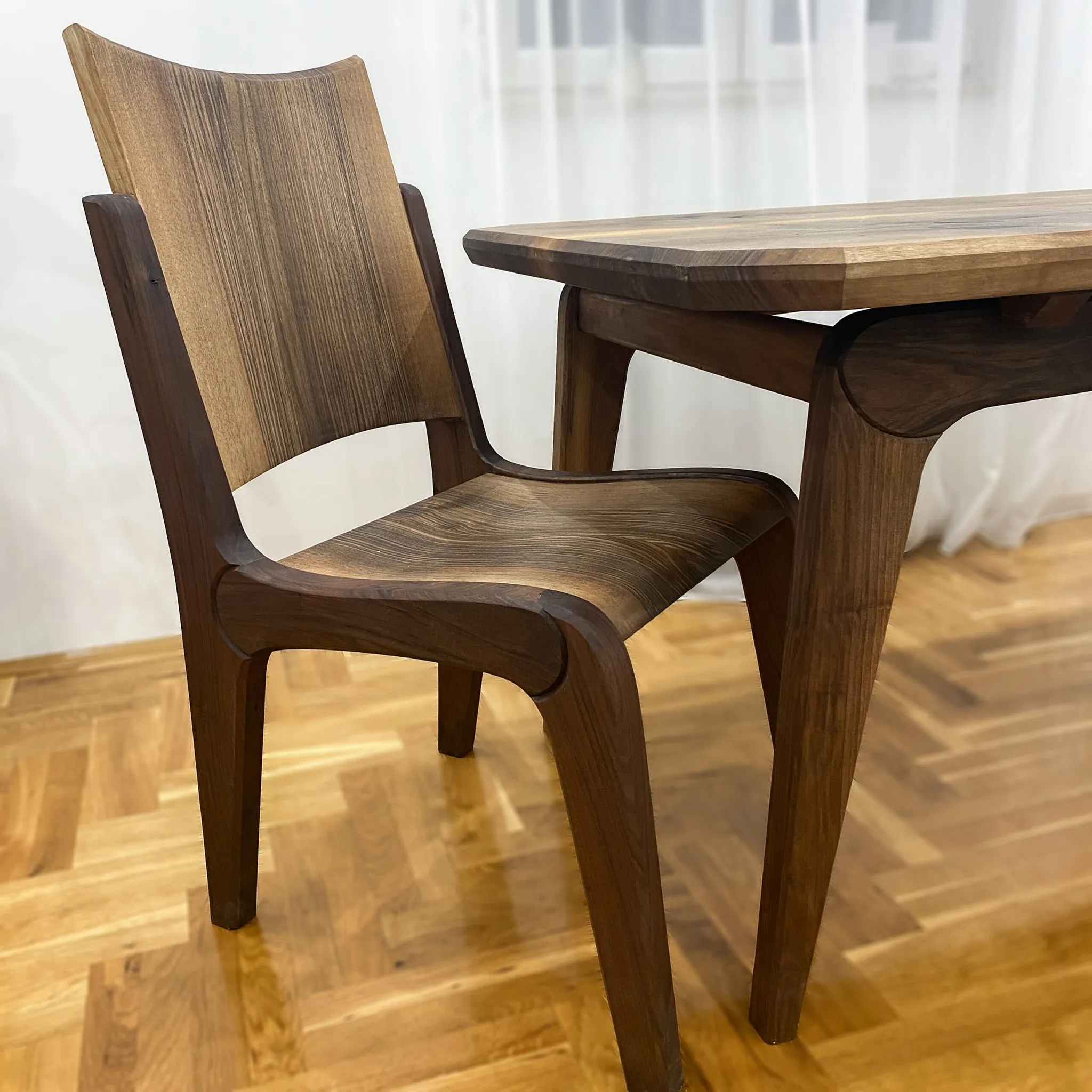 Nostalgija, pareni orah, sa Janus stolom