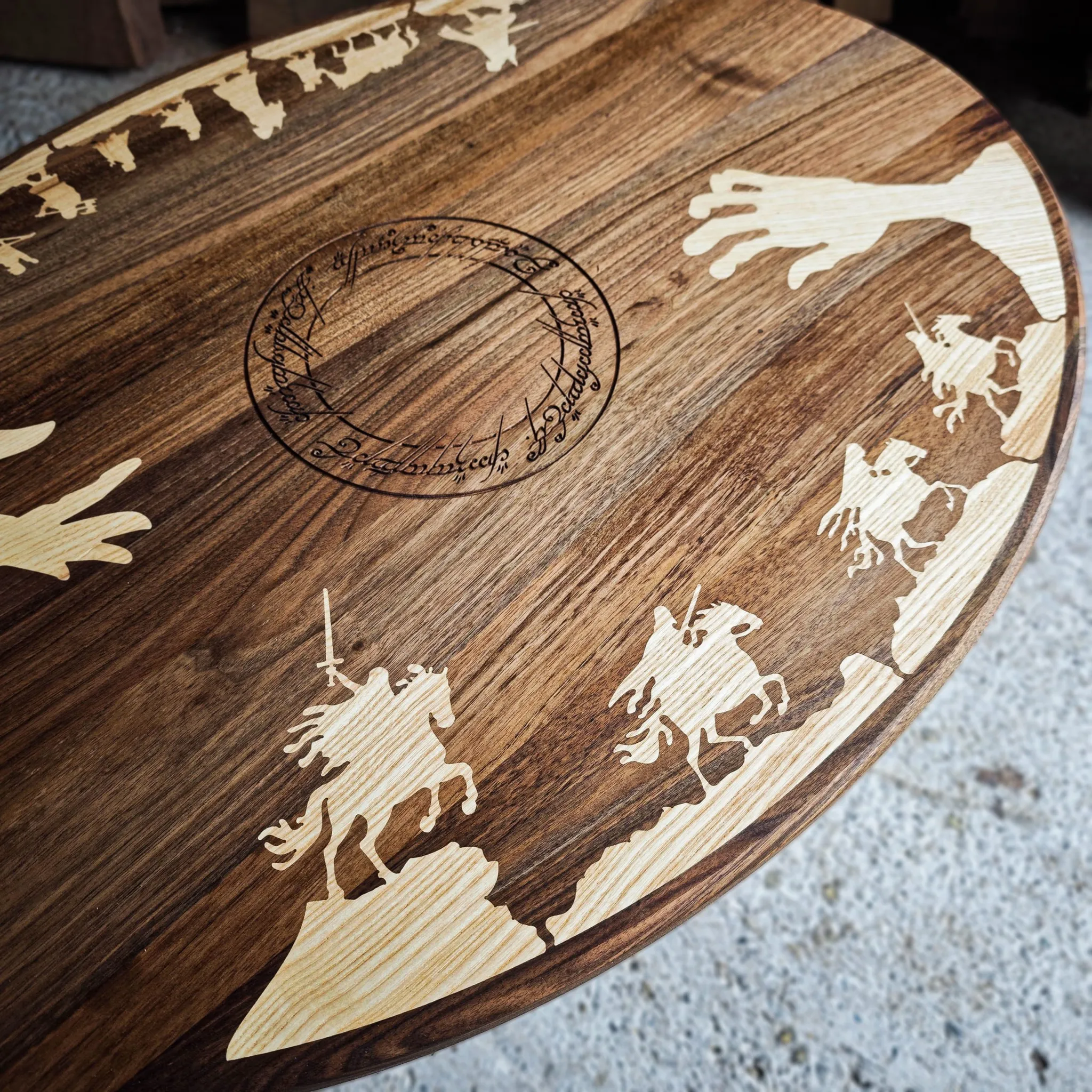 Ringbound klub-sto, orah