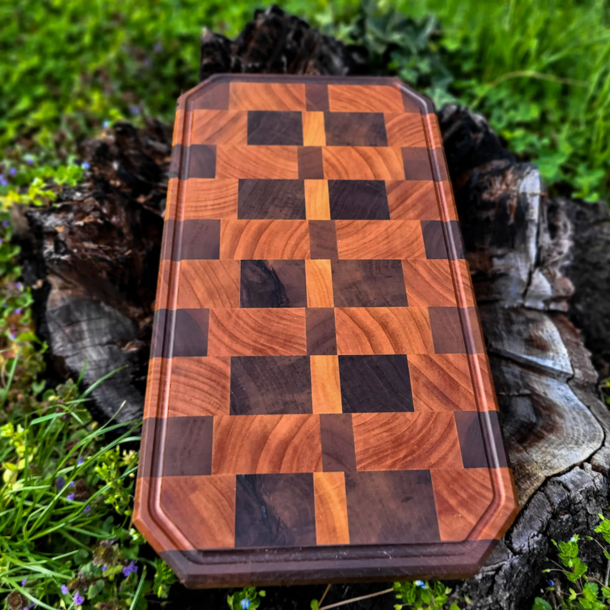 End-grain daska za sečenje, trešnja i orah