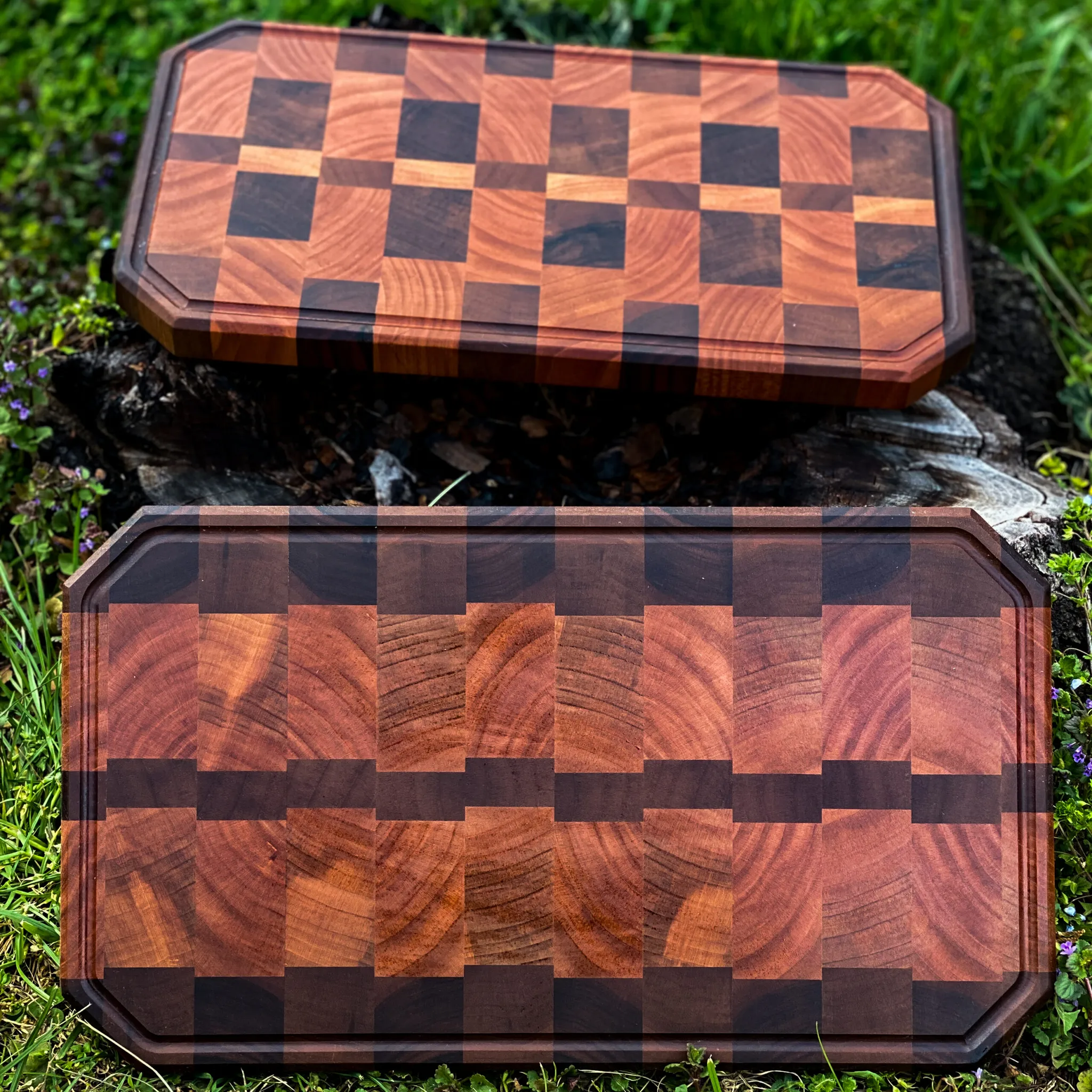 End-grain daska za sečenje, trešnja i orah