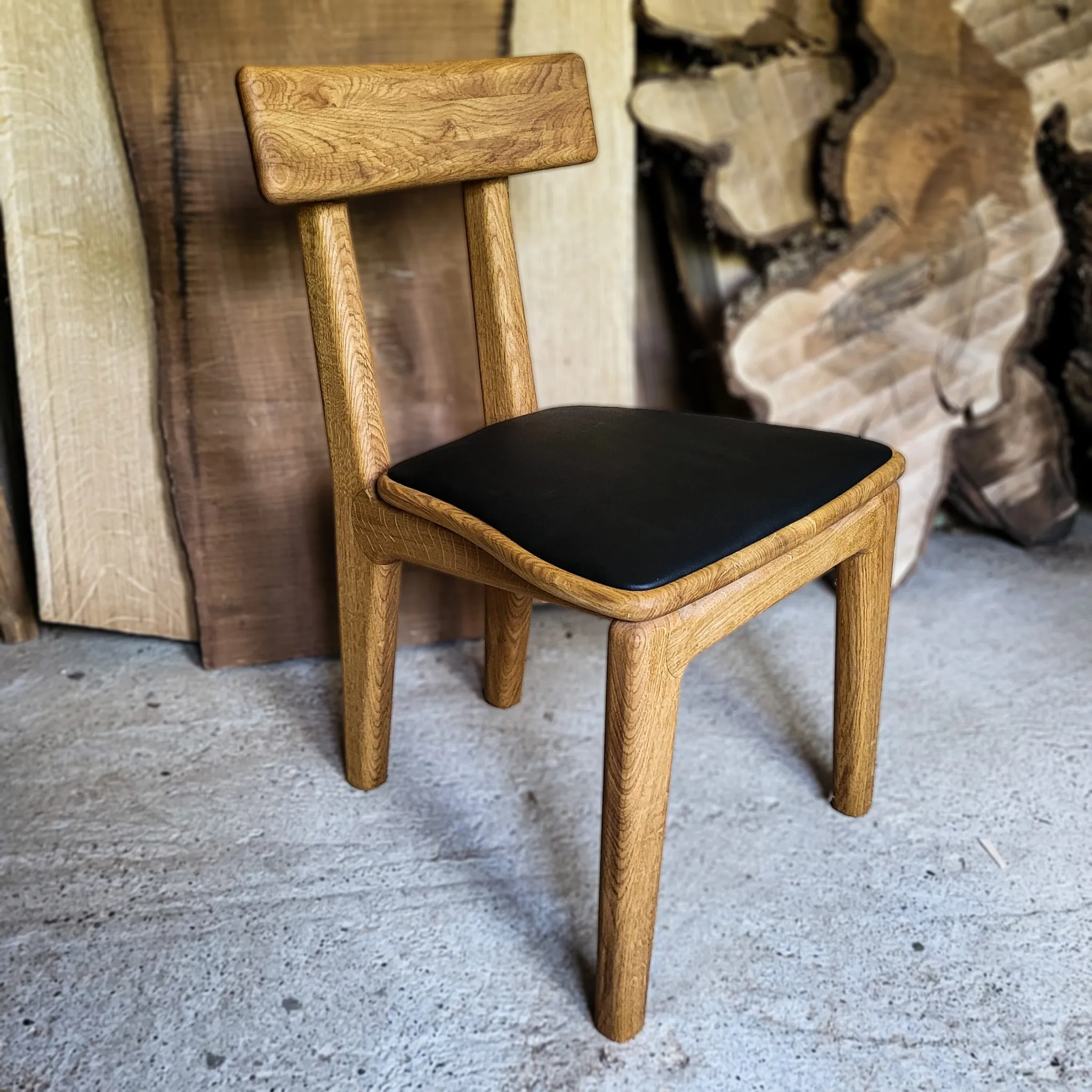 Stolica Džomla, hrast, crna eko-koža