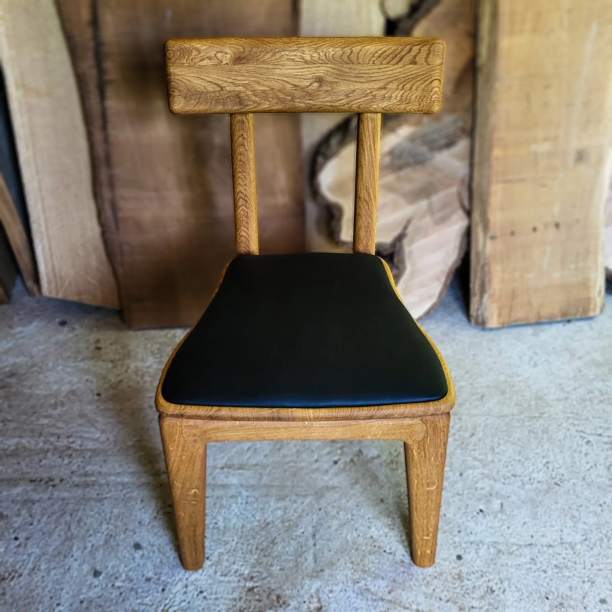 Stolica Džomla, hrast, crna eko-koža