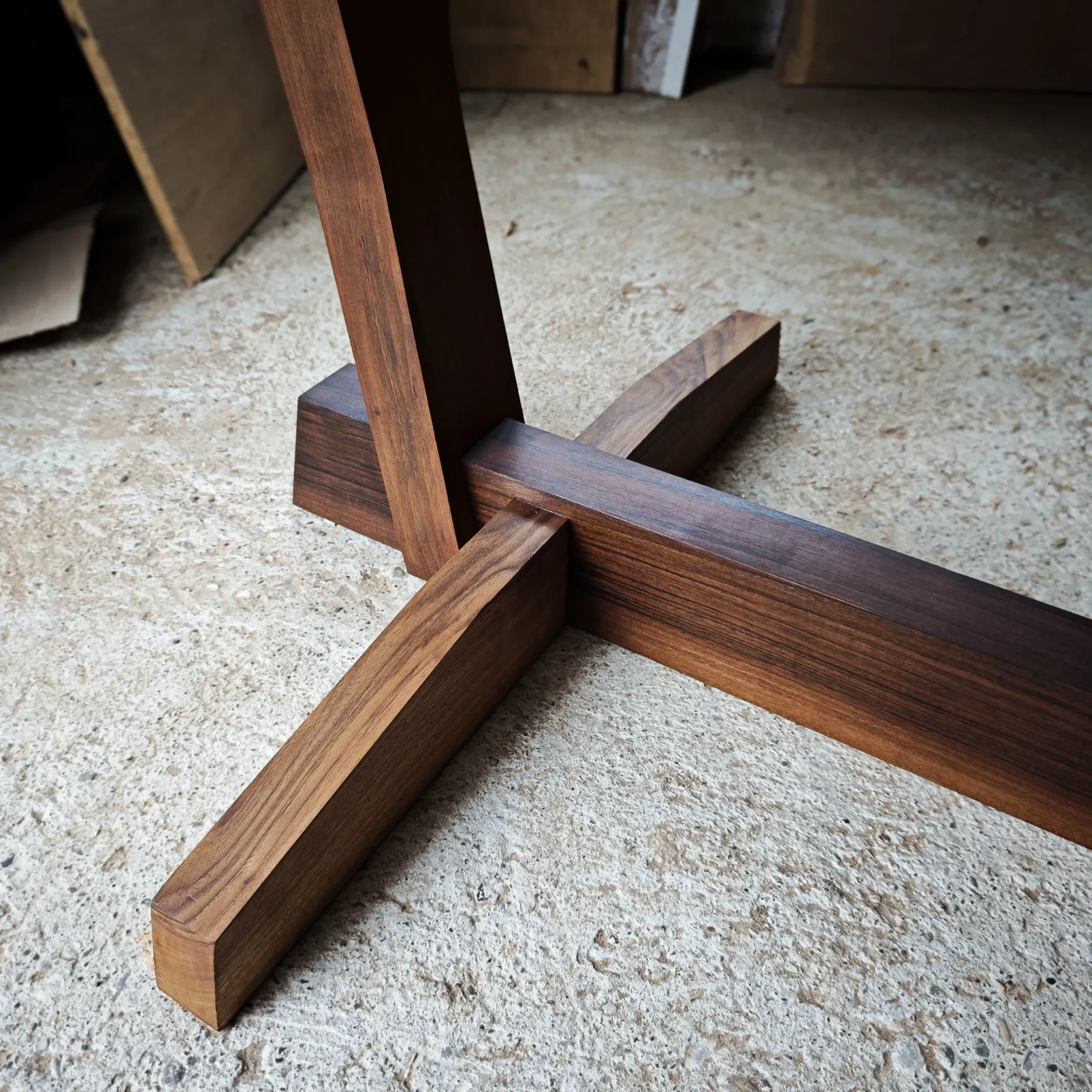 Duplo koso sedlo spoj, Conoid Nakashima