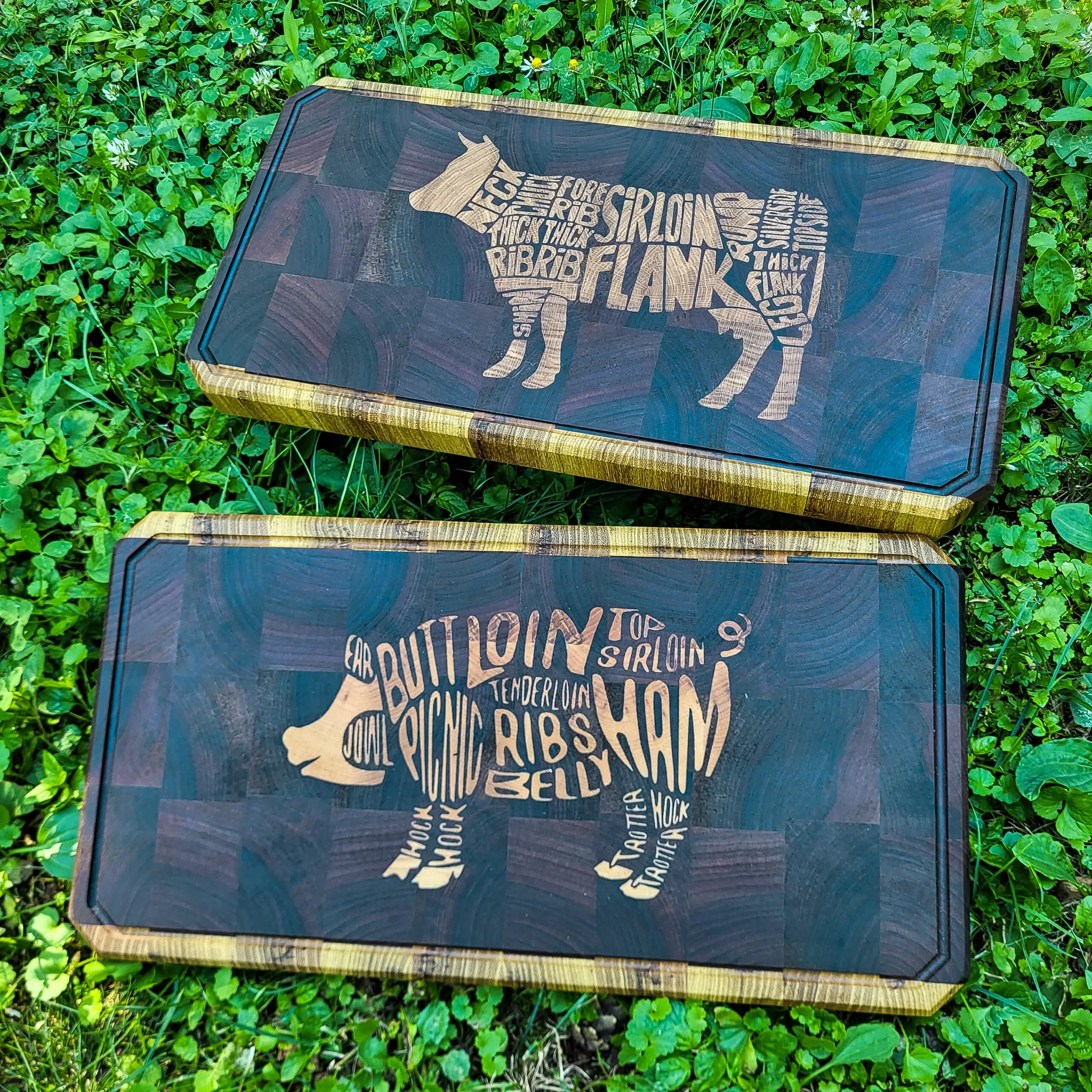 Prase i Krava, end-grain daske za sečenje, pareni orah i bagrem, intarzija hrast