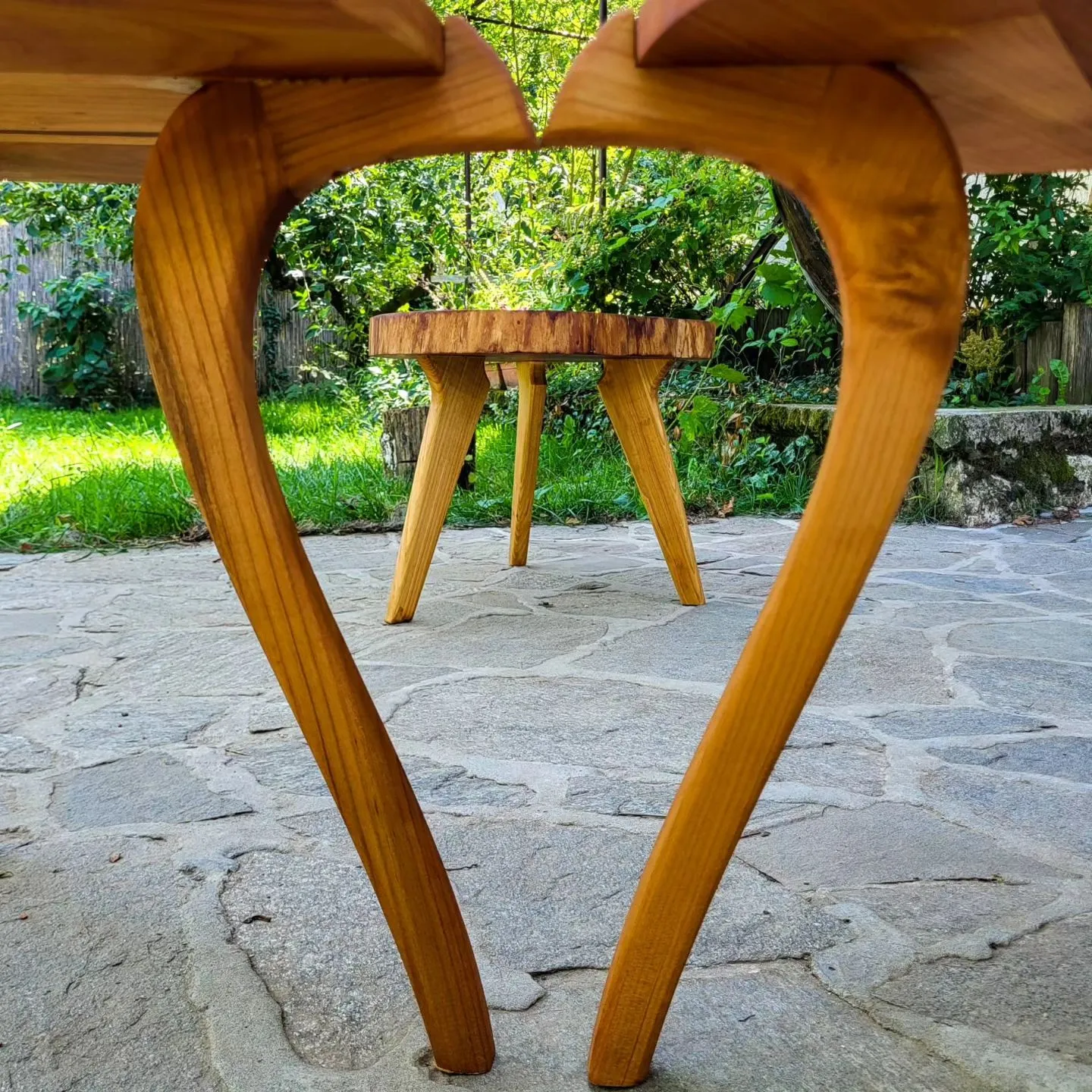 Stočići od trešnje i srebrnolisnog javora