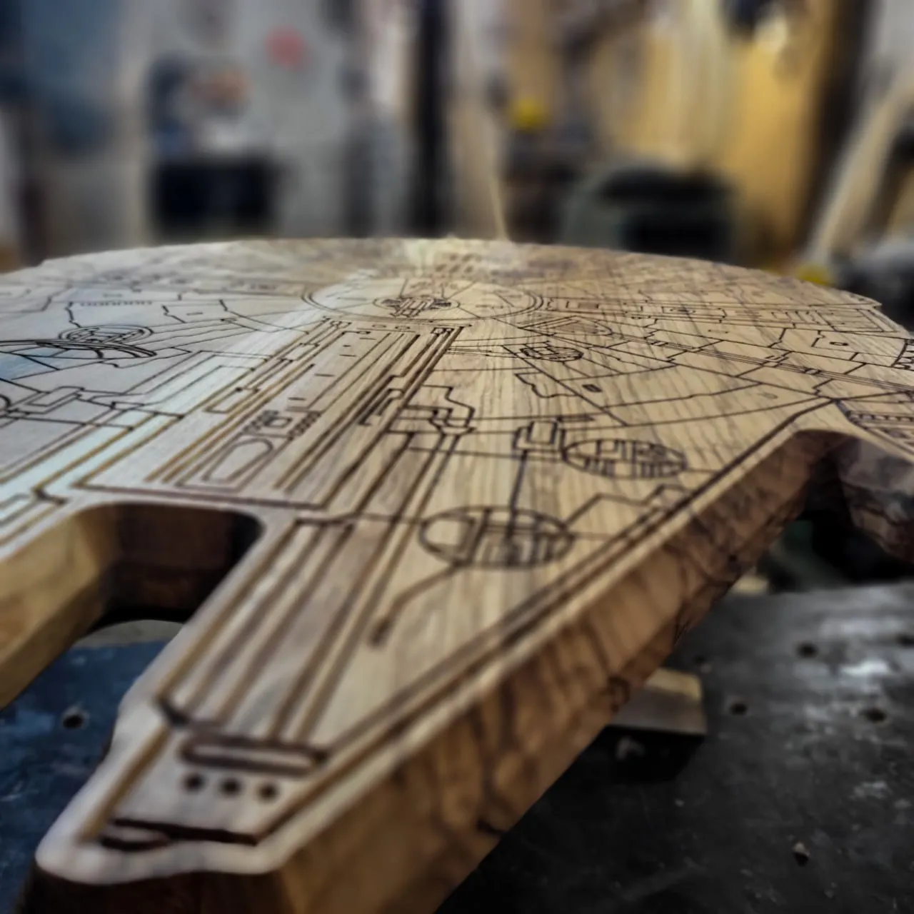 Millennium Falcon, jasen