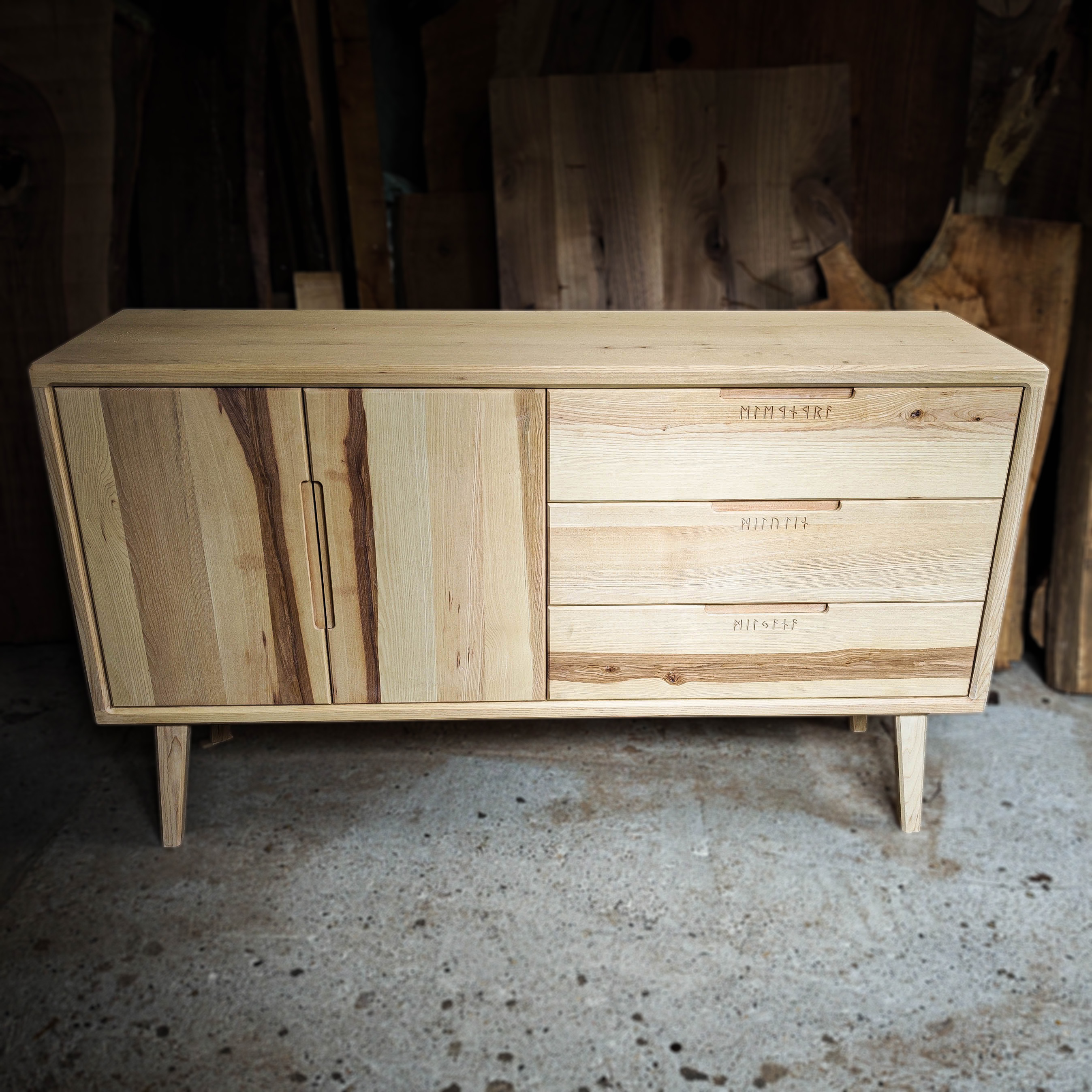 Flora Nordica, jasen, 150 x 85 x 45 cm