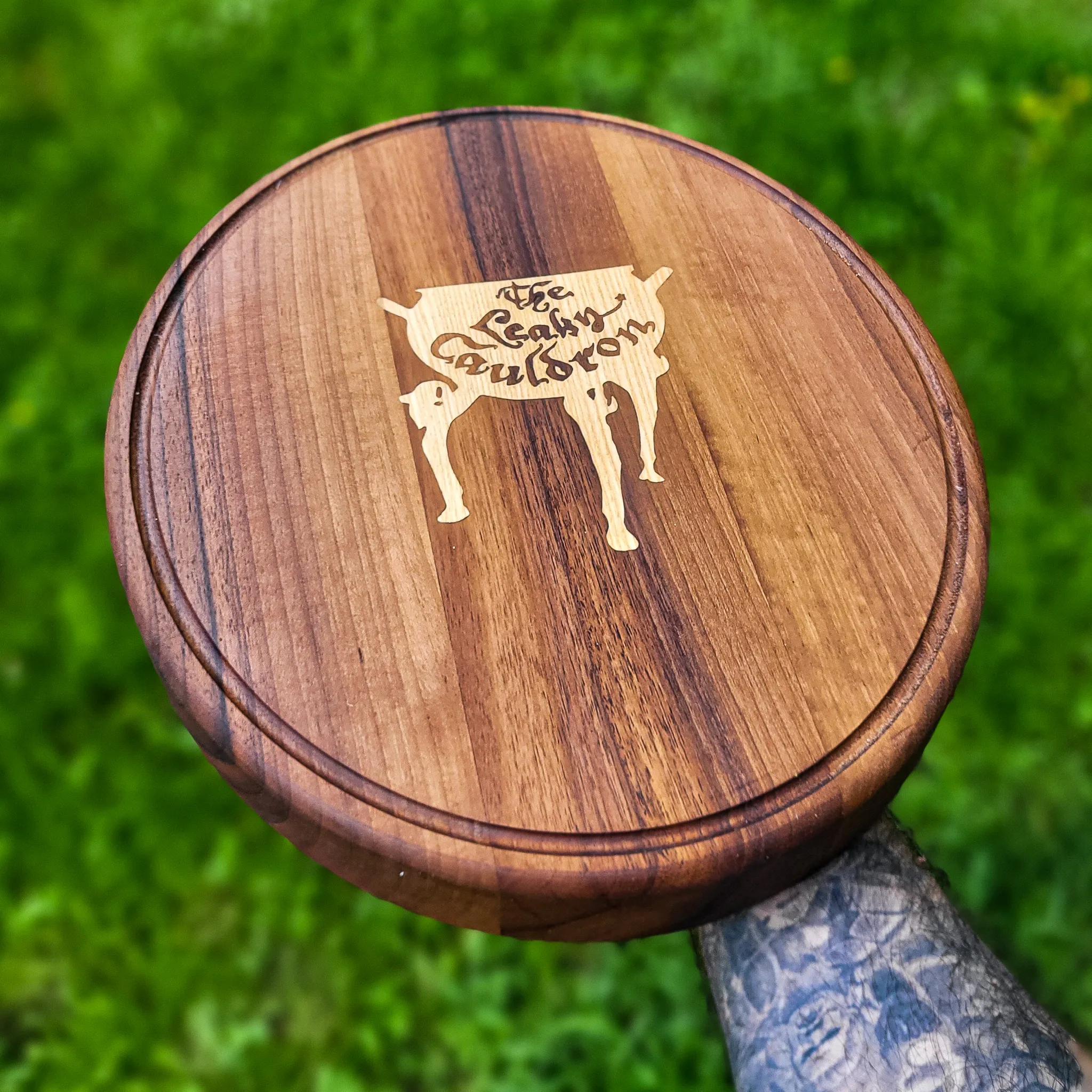 Edge-grain daska za sečenje, Leaky Cauldron