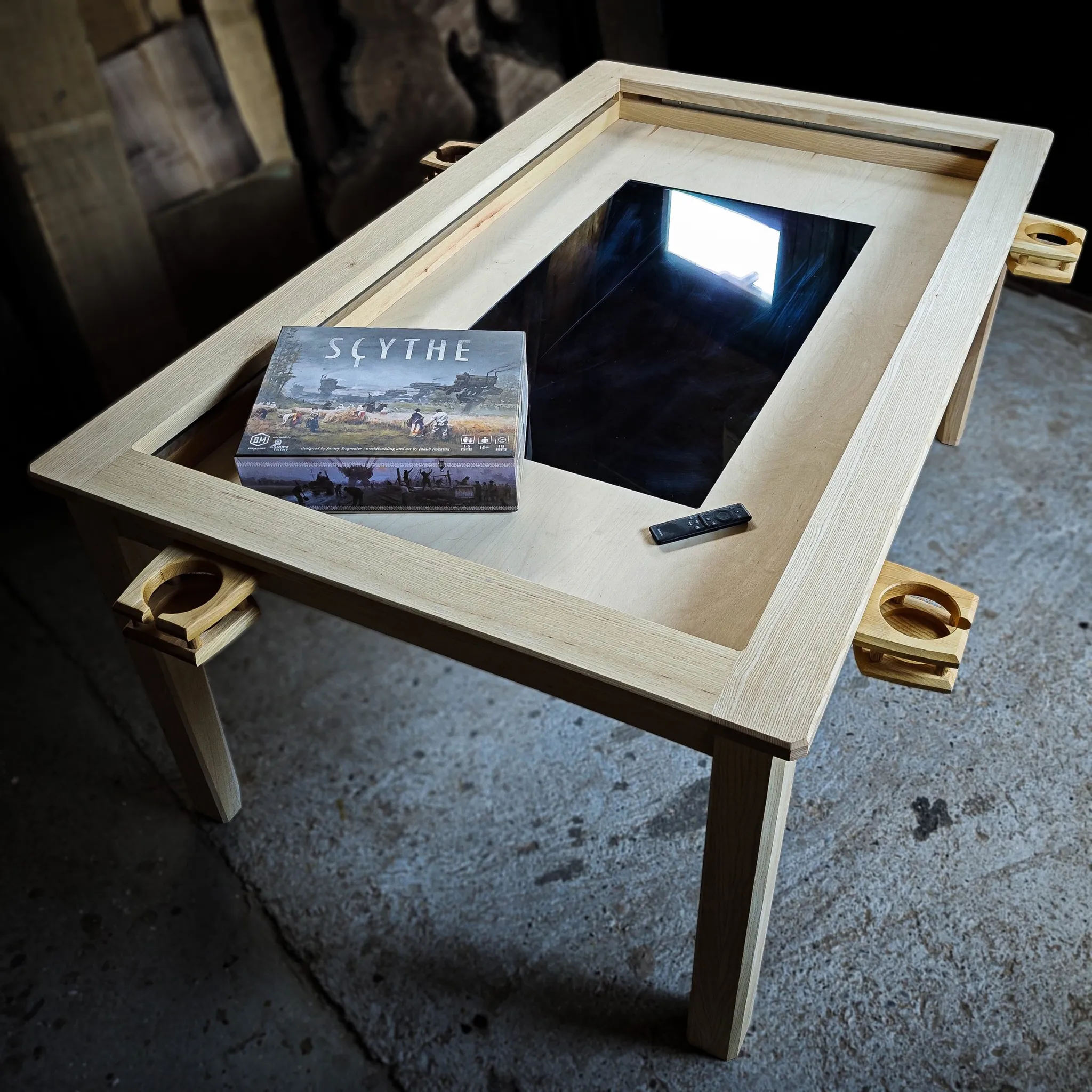 Leba i igara, gejming trpezarijski sto, jasen