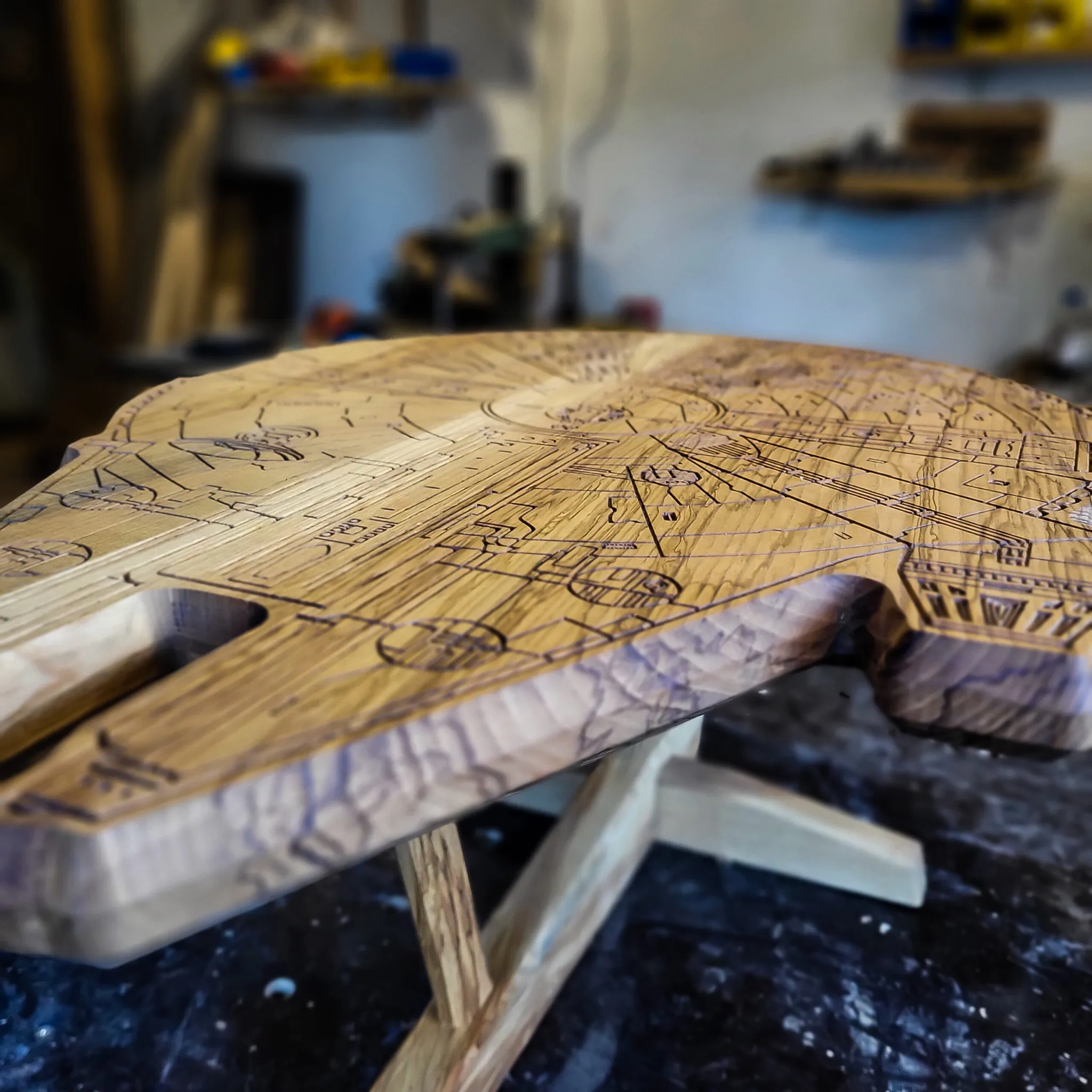 Millennium Falcon, jasen