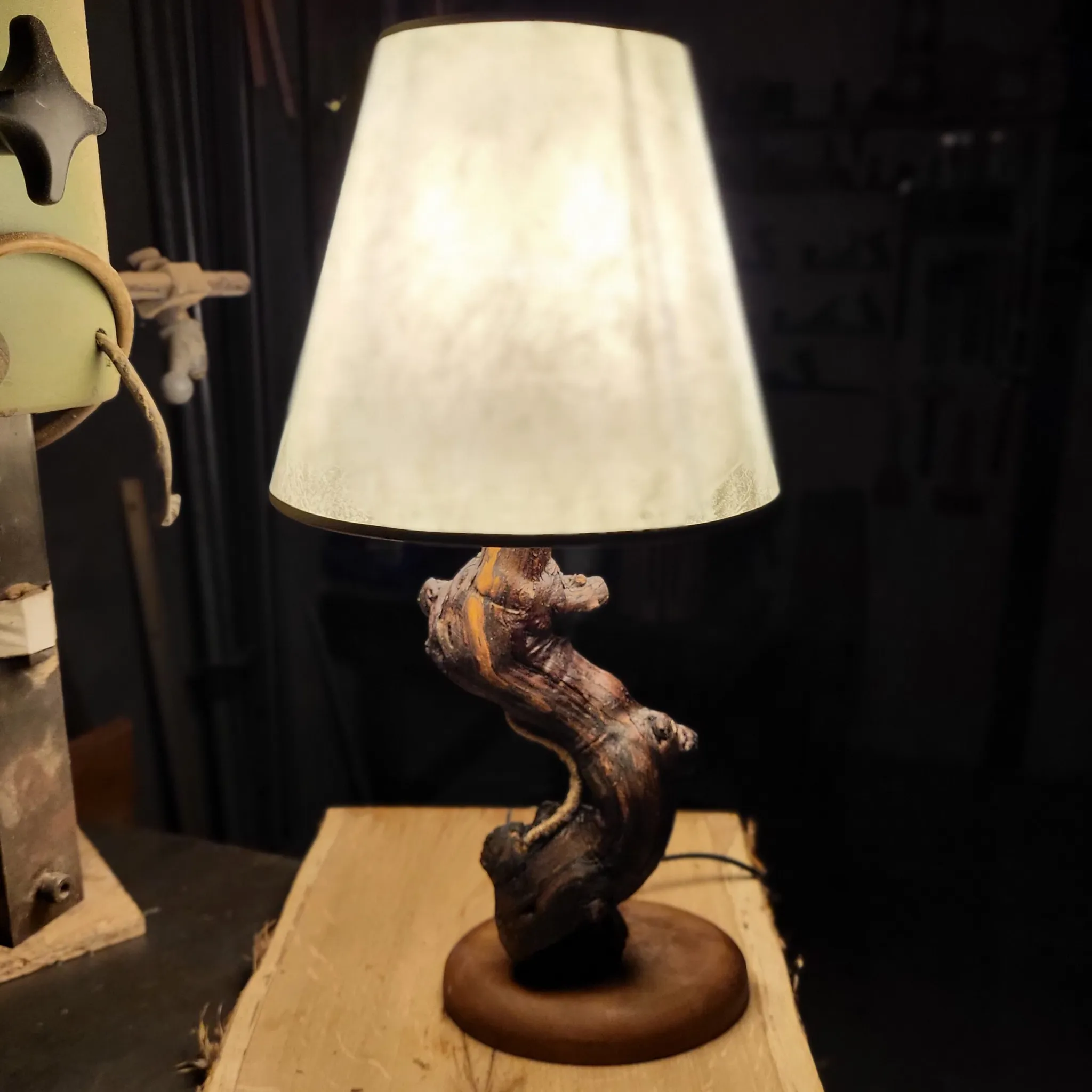 Vinova lampa, pergament abažur