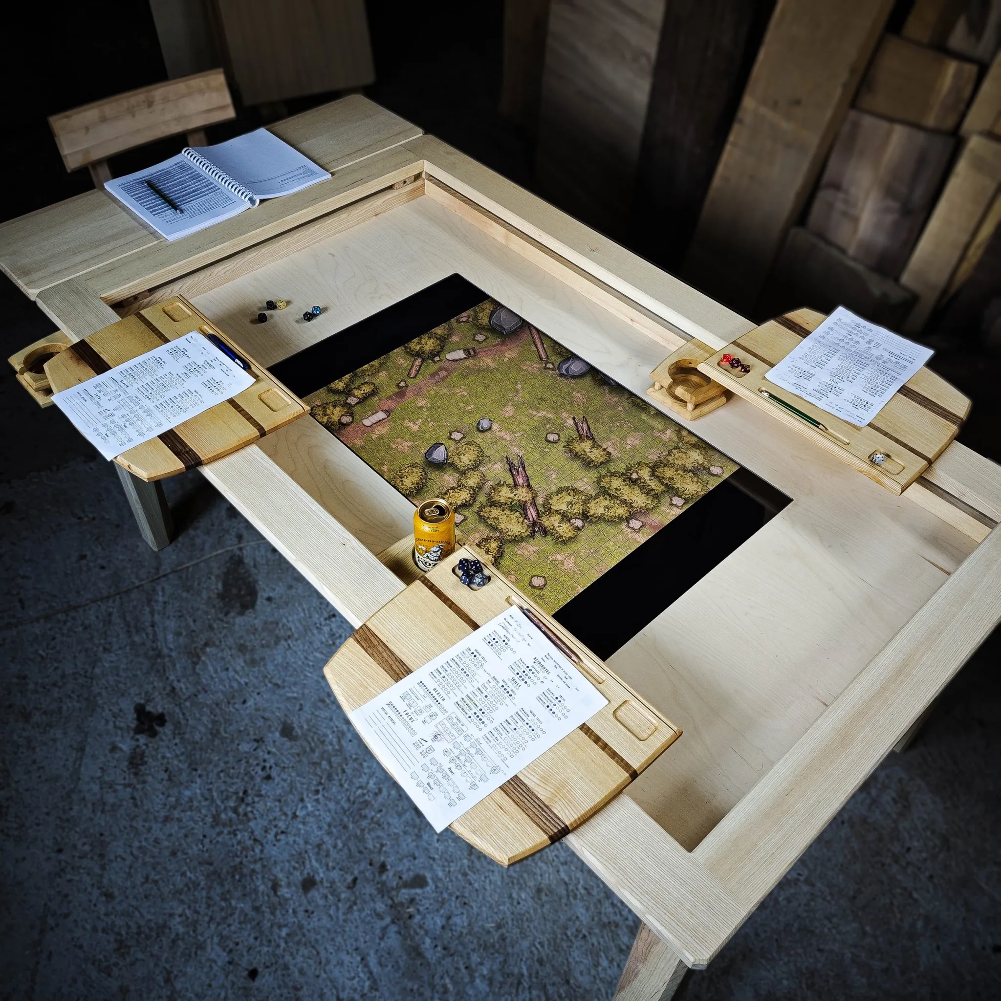 Leba i igara, gejming trpezarijski sto, jasen