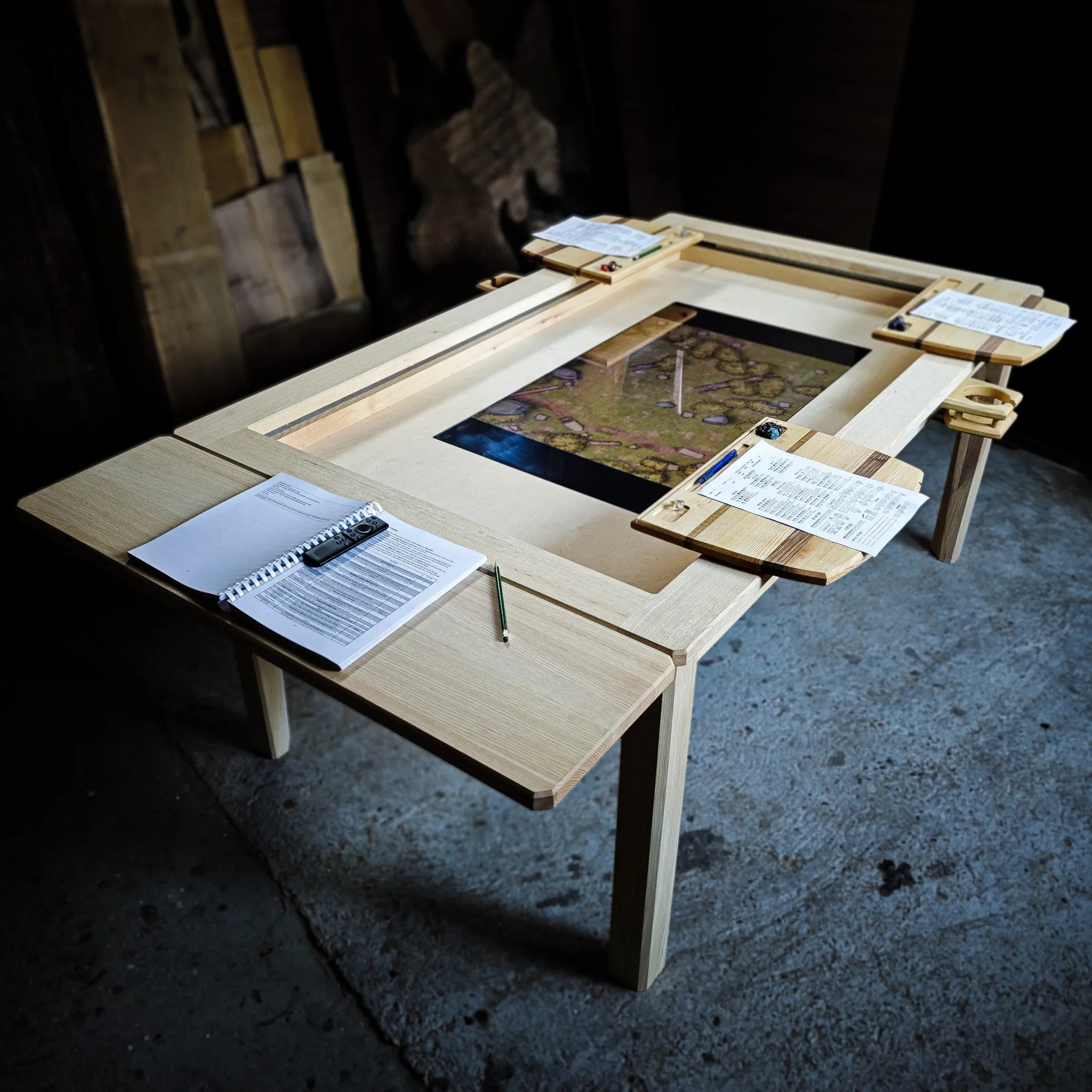 Leba i igara, gejming trpezarijski sto, jasen