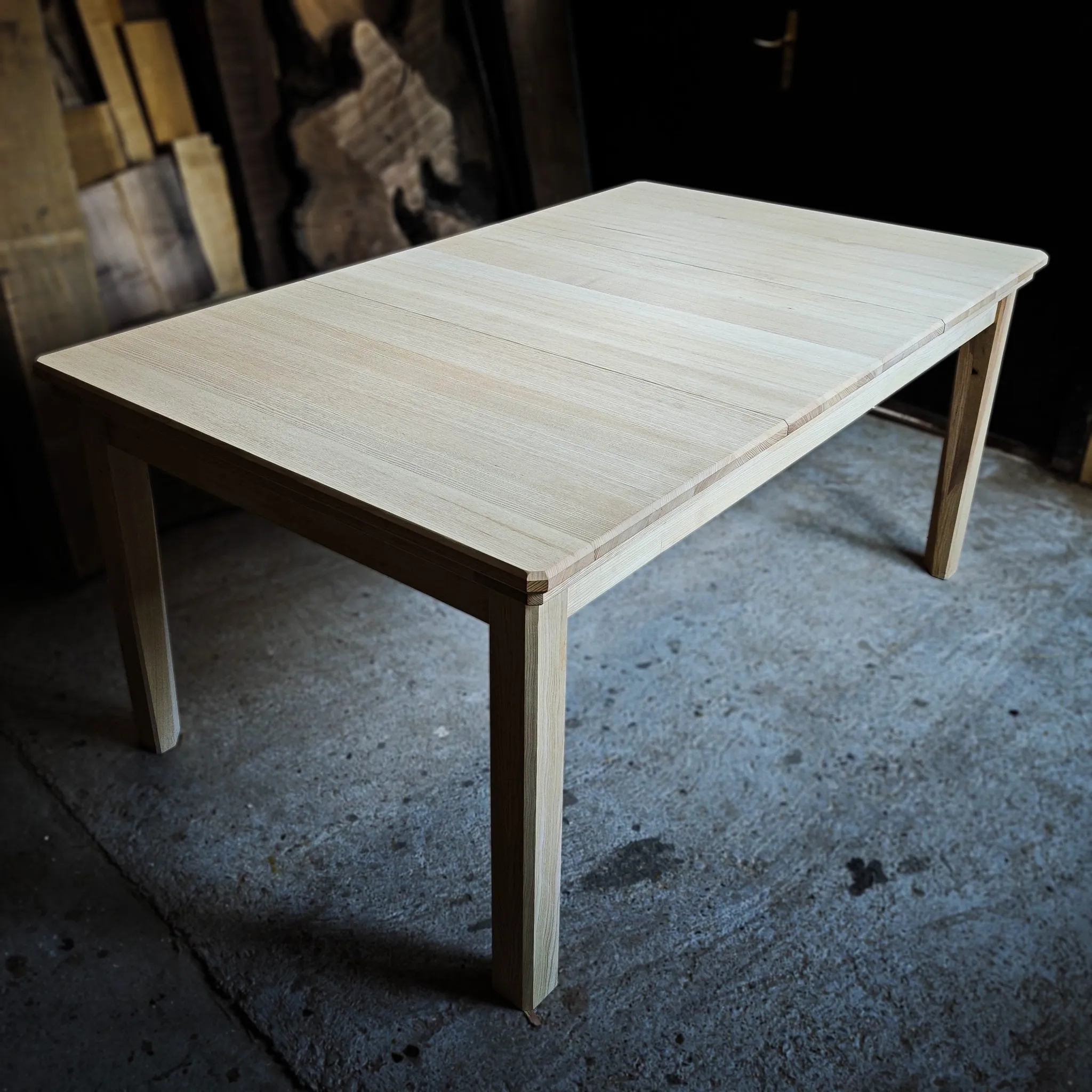 Leba i igara, gejming trpezarijski sto, jasen