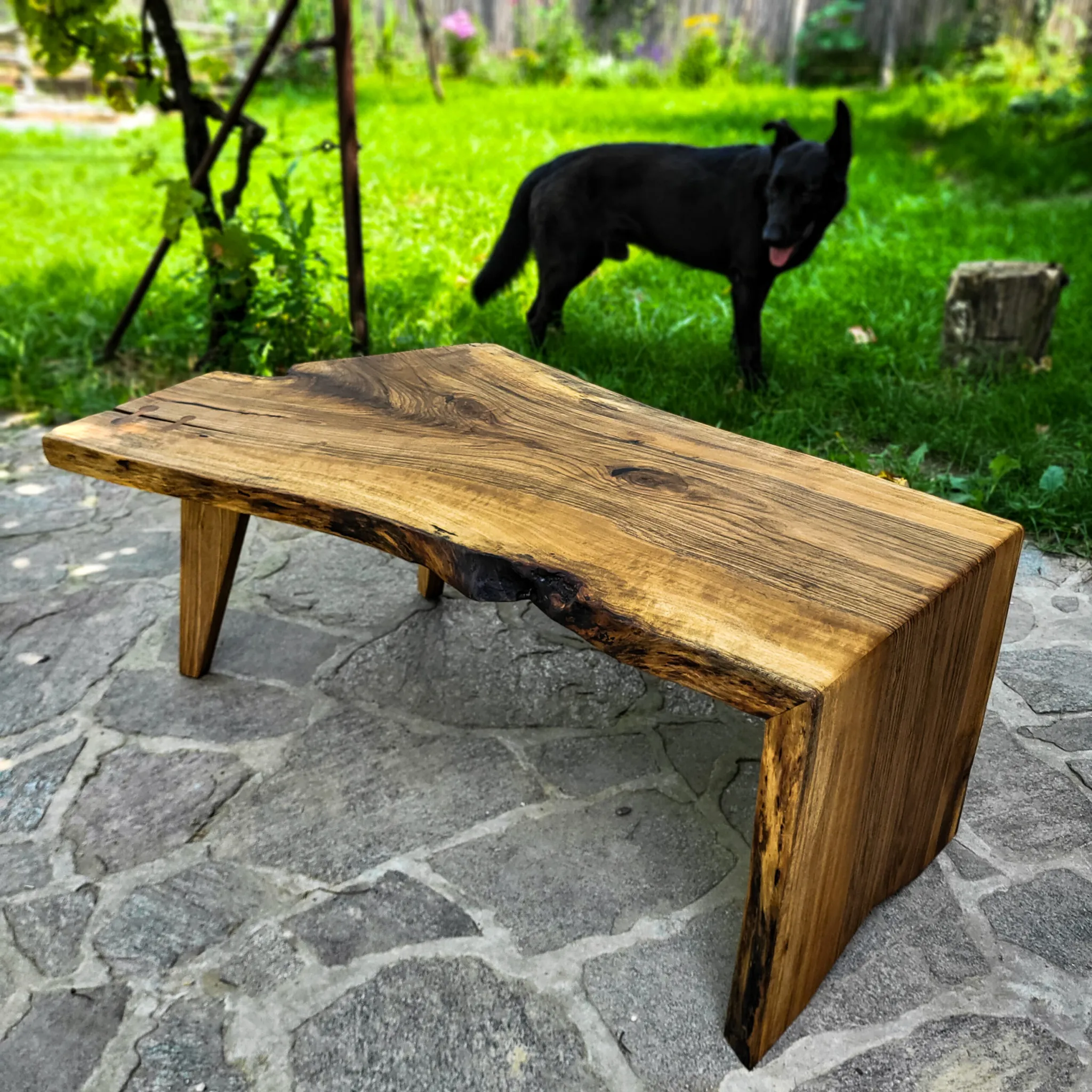 Rašljar, domaći orah, u waterfall stilu, 105 x 65 cm