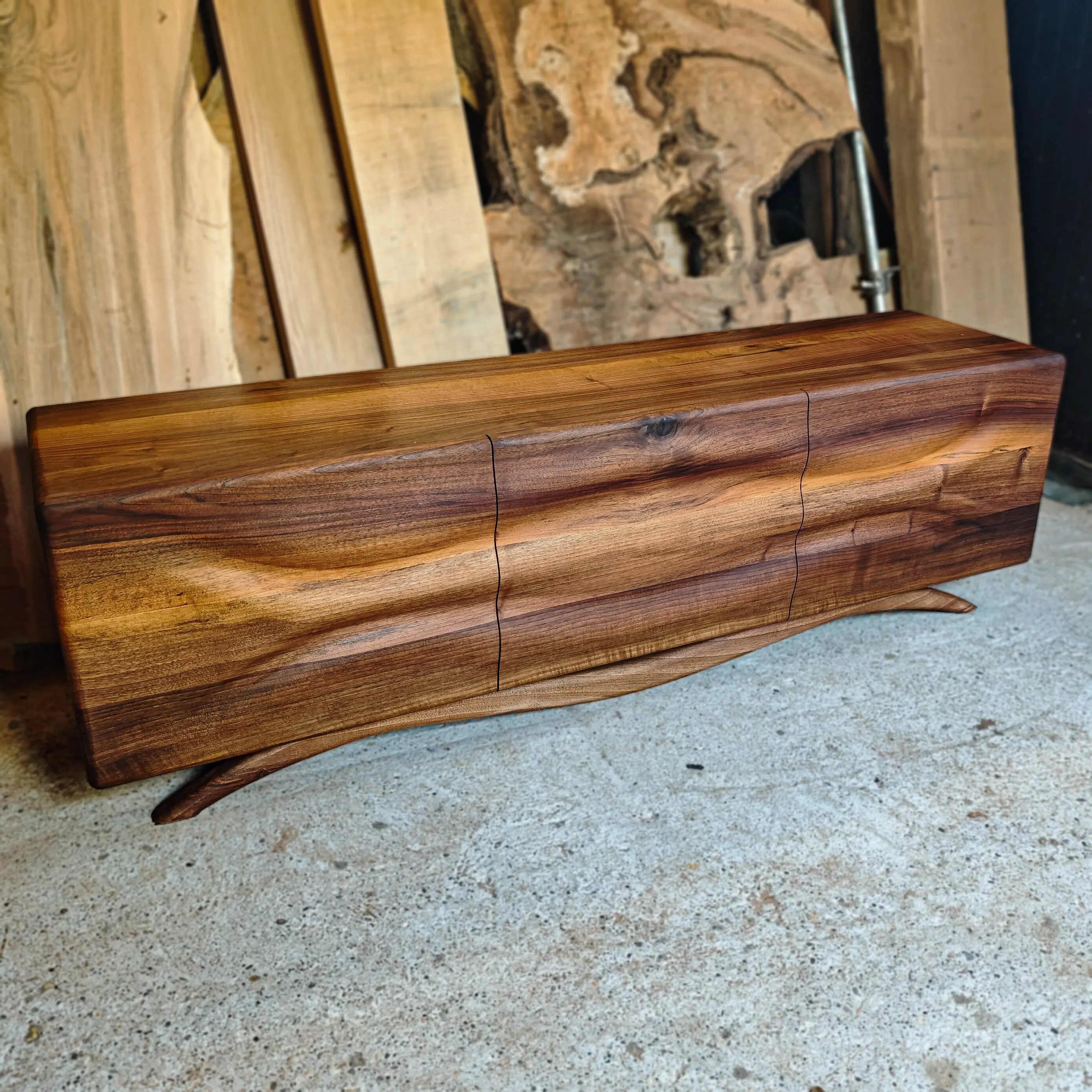 Val komoda, pareni orah, 160 cm